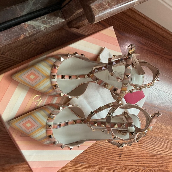 VALENTINO GARAVANI NIB Rockstud Native Stripe Ankle Strap Kitten Heels Pumps !!! - Picture 5 of 7
